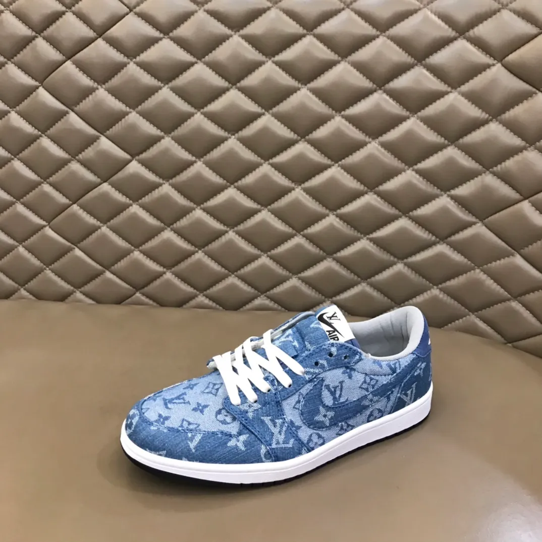 Men's shoes 💰p440 "*OUIS *UITTO* Nike" new original drawer box, co-branded low-top casual sneakers, this sneaker is completely made of denim canvas splicing leather, decorated with Louis Vuitton's iconic monogram and Damierl pattern with natural cowhide piping. The upper of this shoe combines LV’s most classic Monogram and Damier elements, giving it a sense of luxury and recognition! Size: 38-45